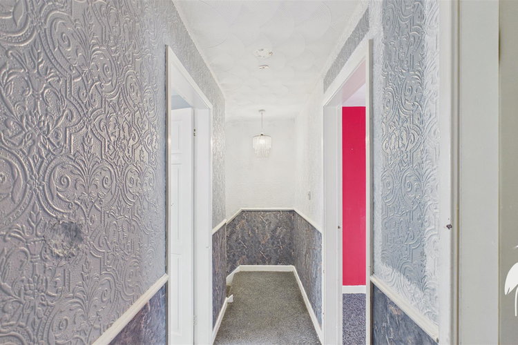 First Floor Landing - Picture 16 of 18