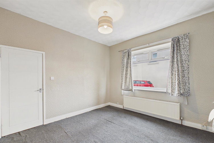 Lounge - Picture 3 of 18