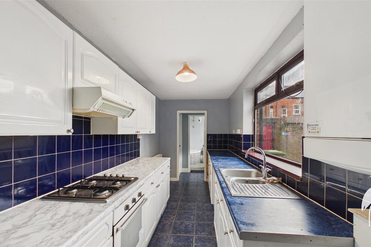 Kitchen - Picture 7 of 18