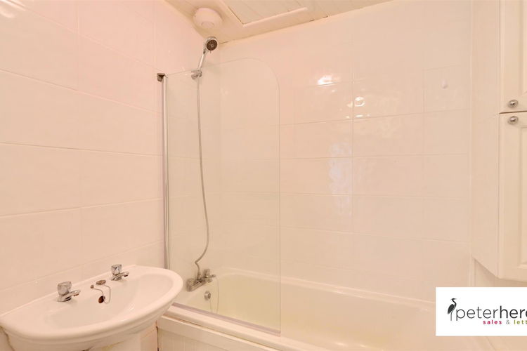 Bathroom - Picture 11 of 14