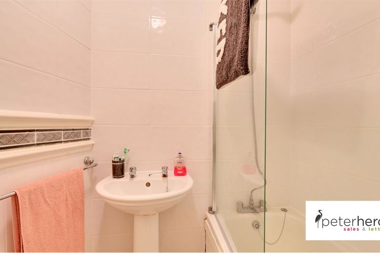 Bathroom - Picture 11 of 14