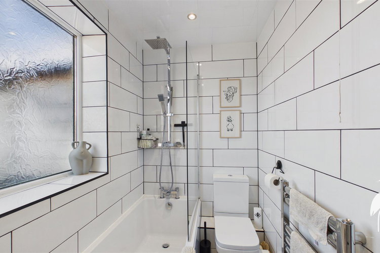 Bathroom - Picture 17 of 25