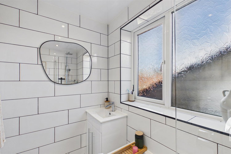 Bathroom - Picture 18 of 25