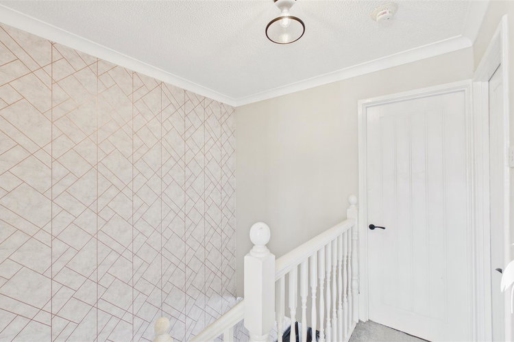 First Floor Landing - Picture 19 of 25