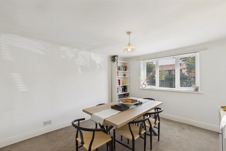 Dining Room - Picture 6 of 25