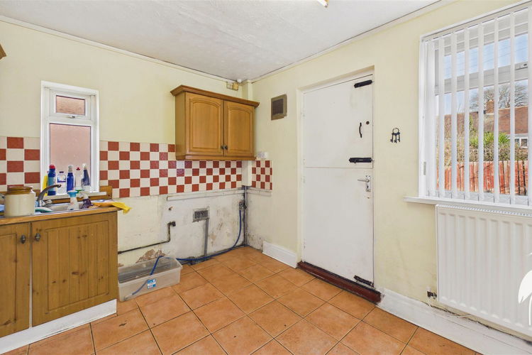 Kitchen - Picture 5 of 15