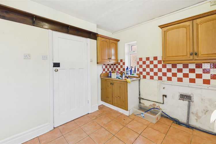 Kitchen - Picture 6 of 15