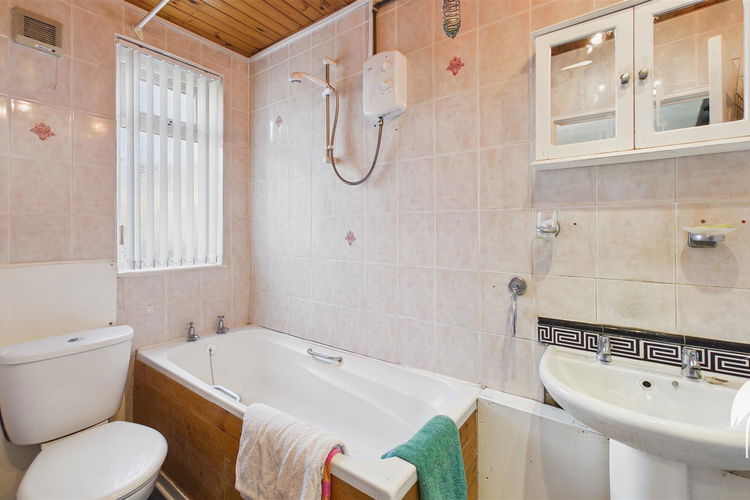 Bathroom - Picture 7 of 15