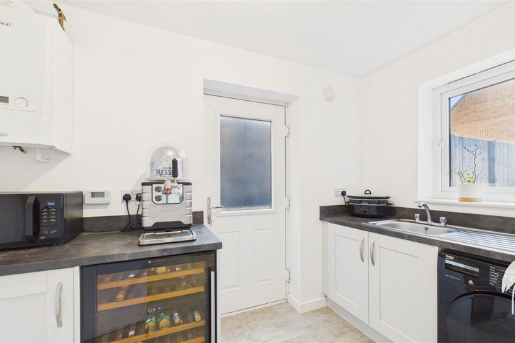 Utility - Picture 11 of 38