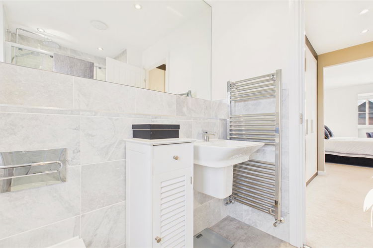 En-Suite Shower Room - Picture 20 of 38