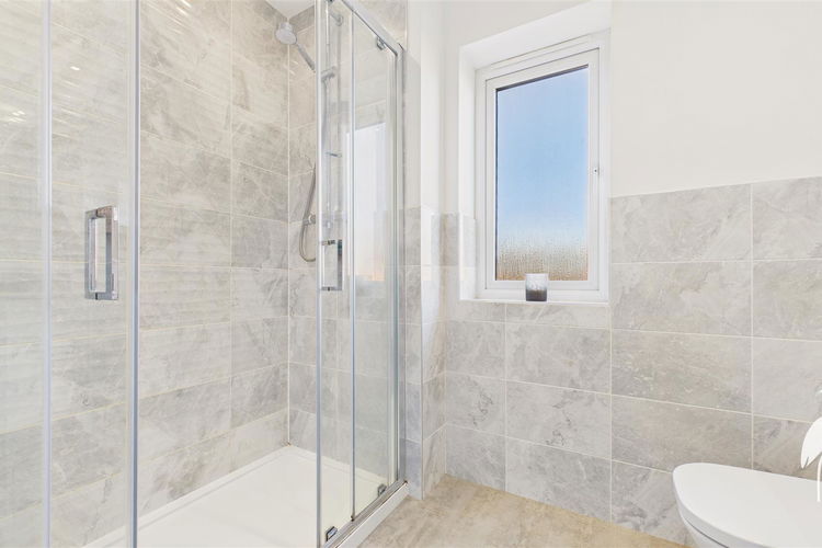 En-Suite Shower Room - Picture 21 of 38