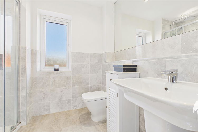 En-Suite Shower Room - Picture 22 of 38