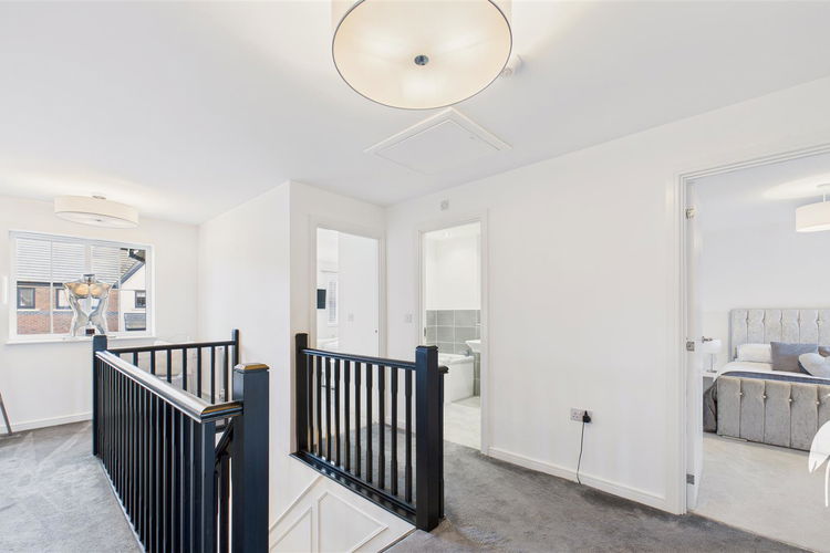 First Floor Landing - Picture 33 of 38