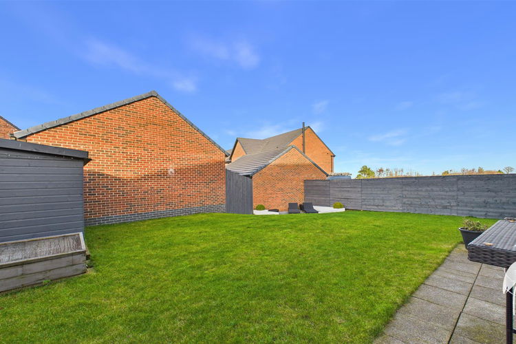 Outside - Picture 34 of 38