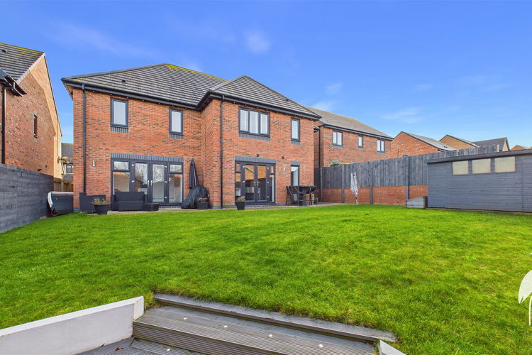 Outside - Picture 35 of 38