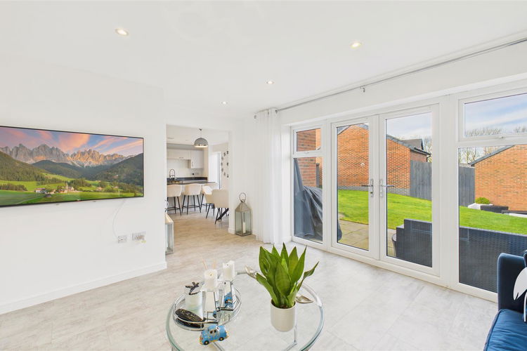 Family Room - Picture 10 of 38