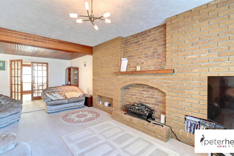 Lounge/Dining Room - Picture 3 of 20