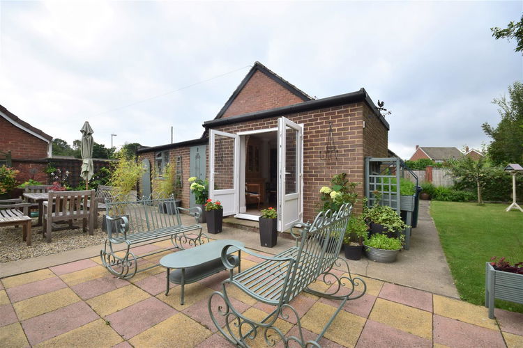 East Boldon Road, Sunderland, Tyne & Wear, SR6 7ST £295,000 from Peter