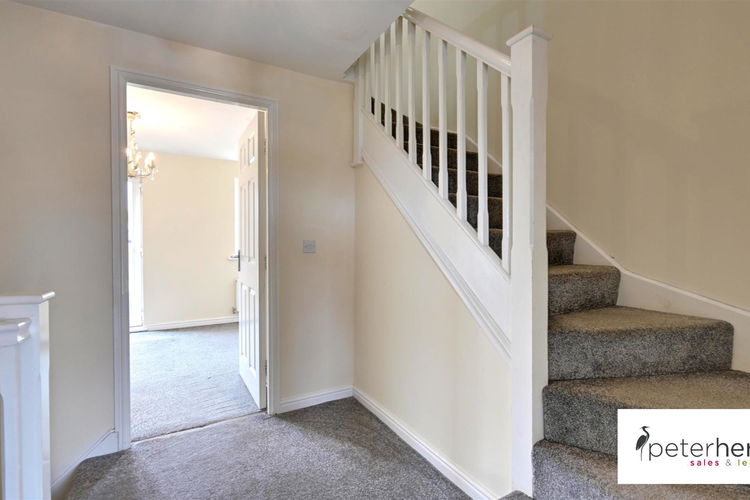 First Floor Landing - Picture 10 of 14
