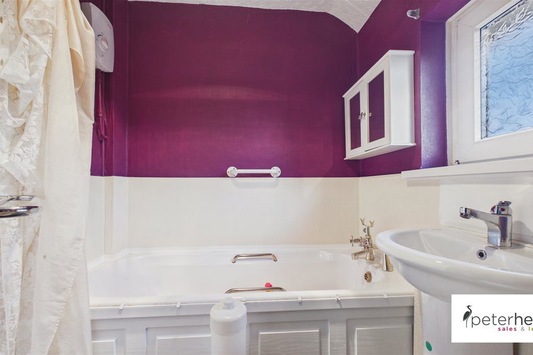Bathroom - Picture 18 of 20