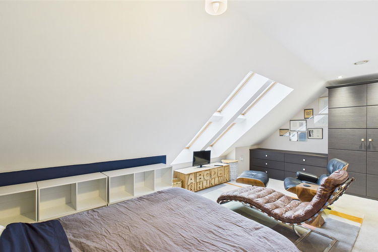 Principle Bedroom - Picture 25 of 33