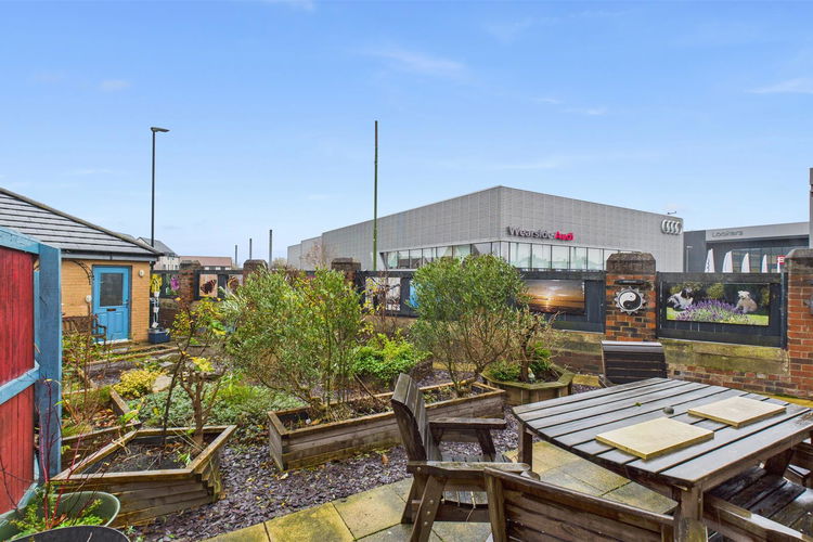 Outside - Picture 31 of 33