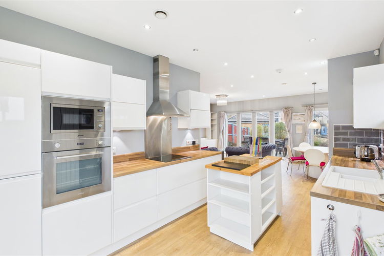 Kitchen Area - Picture 8 of 33