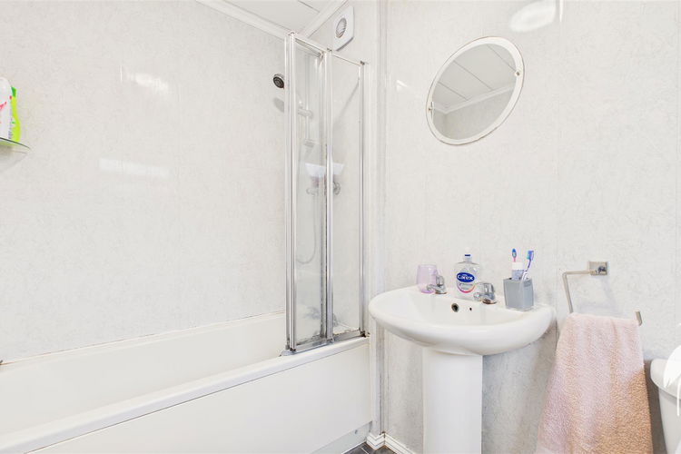 Bathroom - Picture 11 of 13