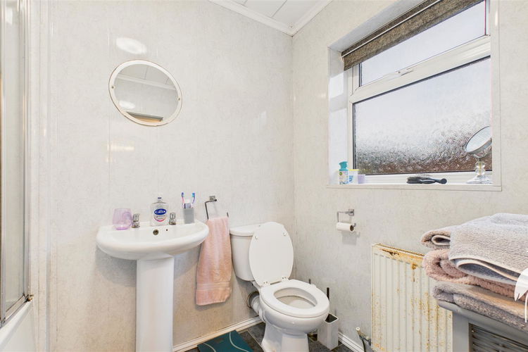 Bathroom - Picture 10 of 13