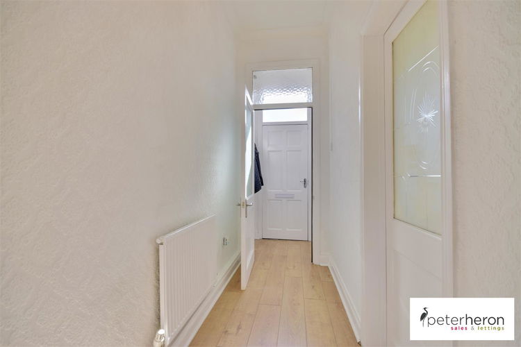 Hall - Picture 4 of 14