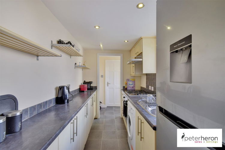 Kitchen - Picture 5 of 14