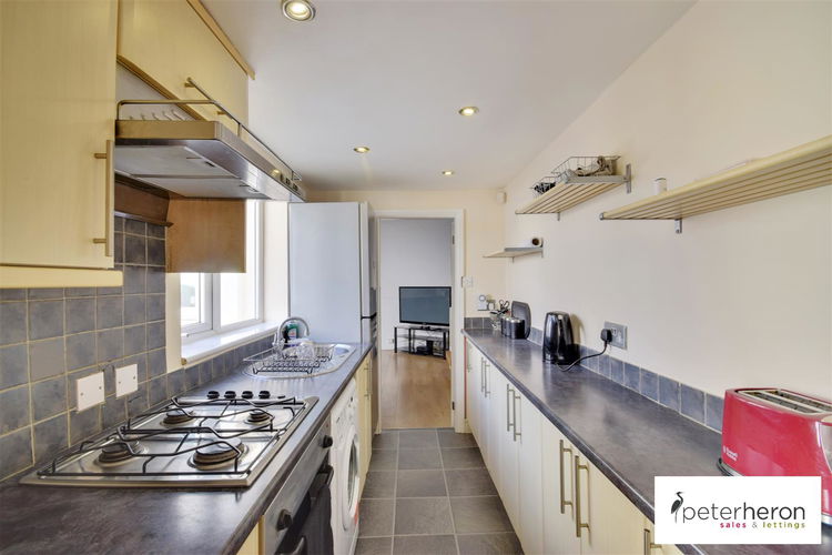 Kitchen - Picture 6 of 14