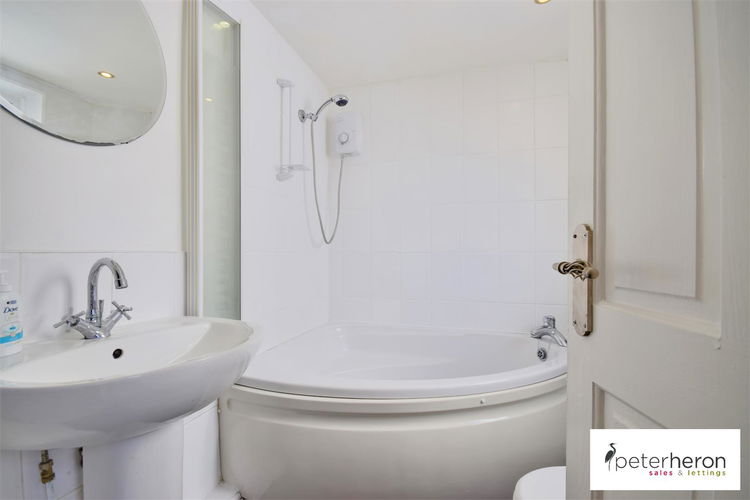 Bathroom - Picture 7 of 14