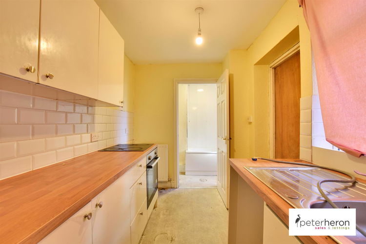 Kitchen - Picture 5 of 10