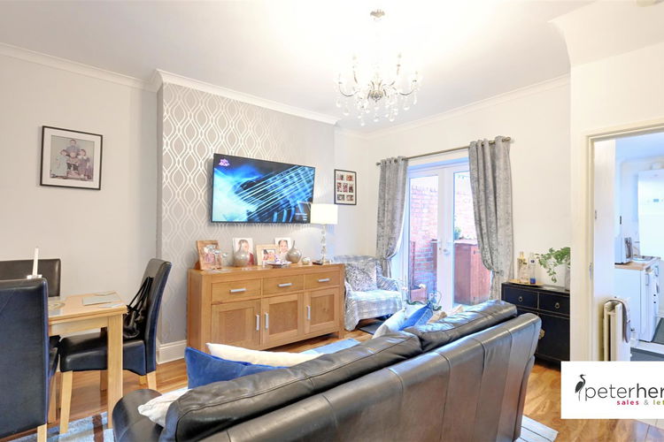 Dining Room - Picture 3 of 16