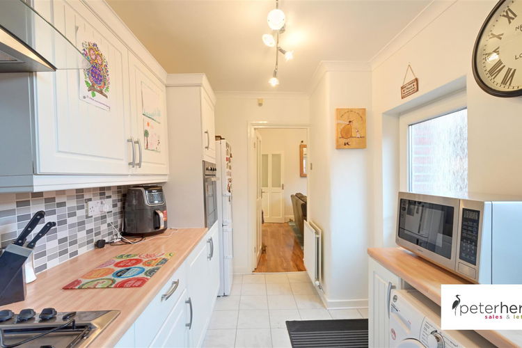 Kitchen - Picture 5 of 16