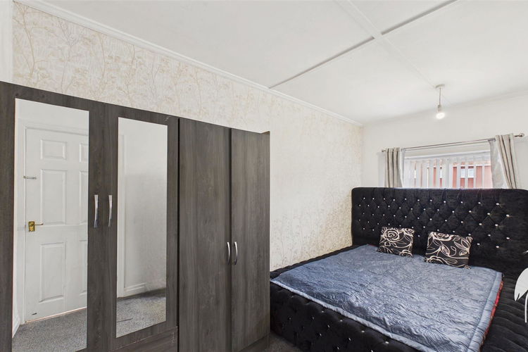 Bedroom 2 - Picture 10 of 16