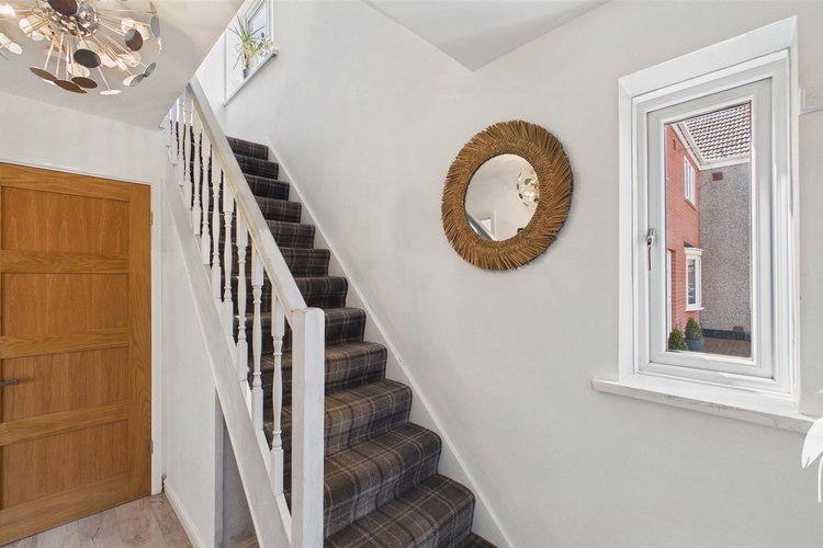 Entrance Hall - Picture 9 of 20