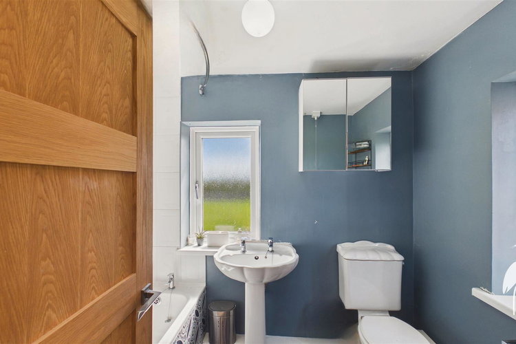 Bathroom - Picture 16 of 20