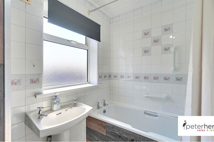 Bathroom - Picture 14 of 19
