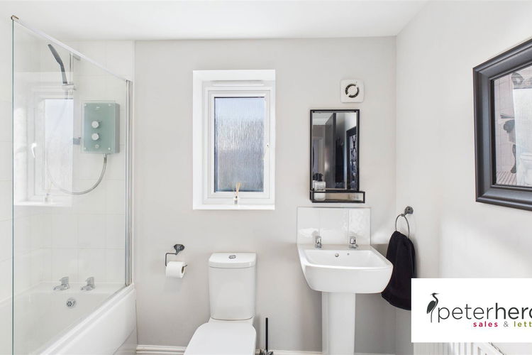 Bathroom - Picture 30 of 37