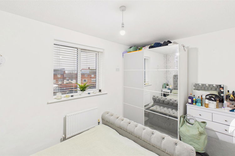 Bedroom 1 - Picture 9 of 16