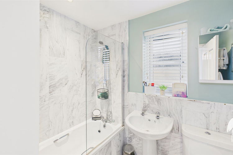 Bathroom - Picture 13 of 16