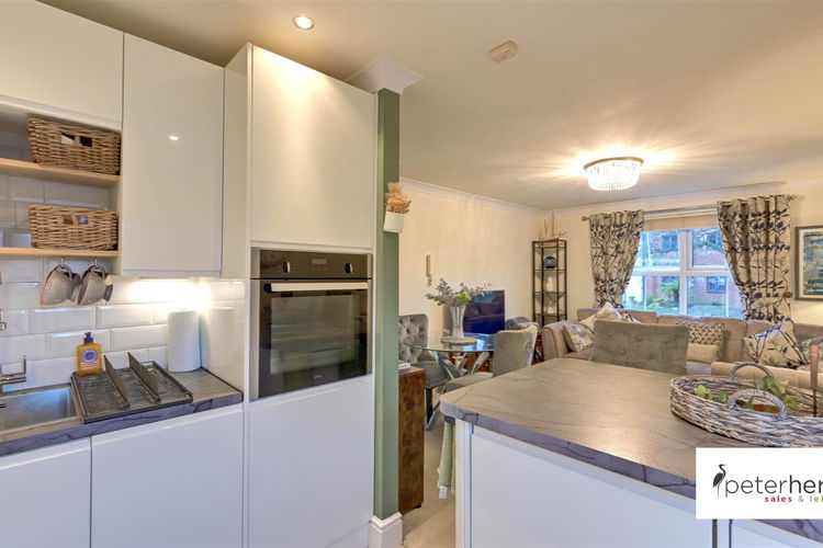 Kitchen - Picture 4 of 14