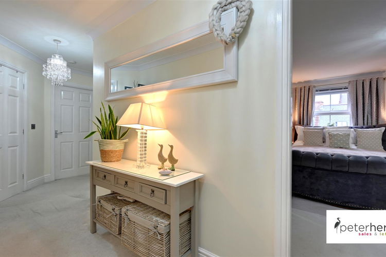 Hall - Picture 14 of 14