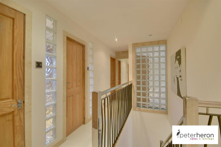 First Floor Landing - Picture 14 of 27