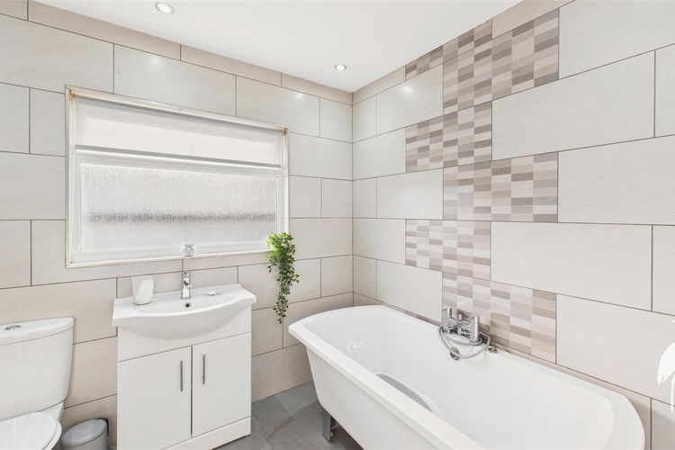 Bathroom - Picture 17 of 19