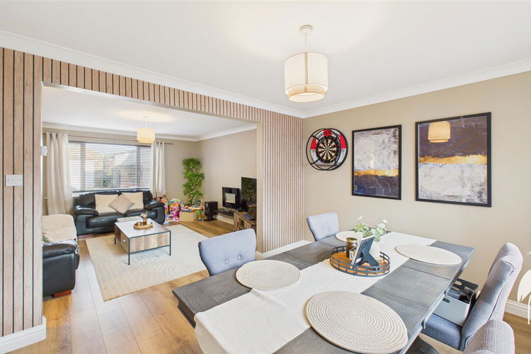 Dining Room - Picture 5 of 19