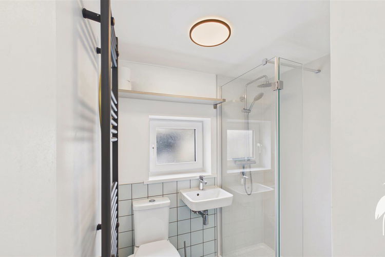 En Suite Showerroom - Picture 11 of 13