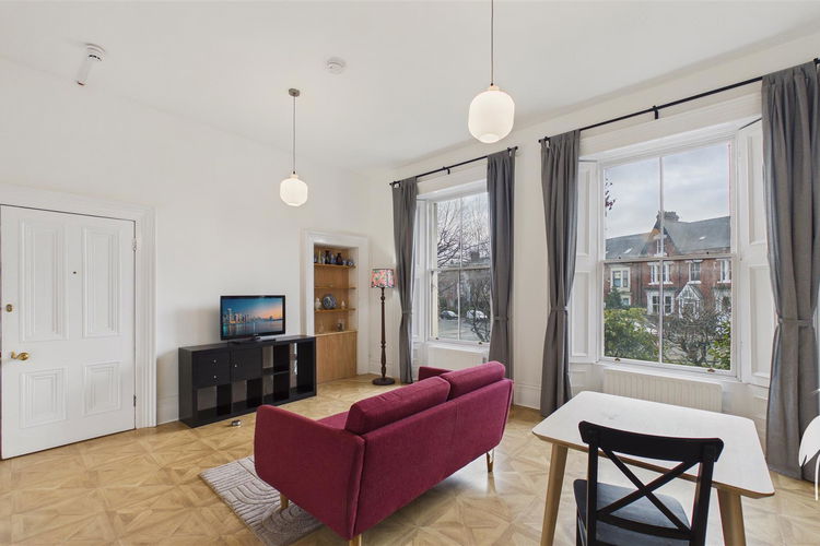 Lounge/Diner - Picture 3 of 13